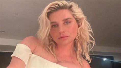 kesha nude|Kesha Poses Nude: ‘Bored of Wearing Clothes’ 